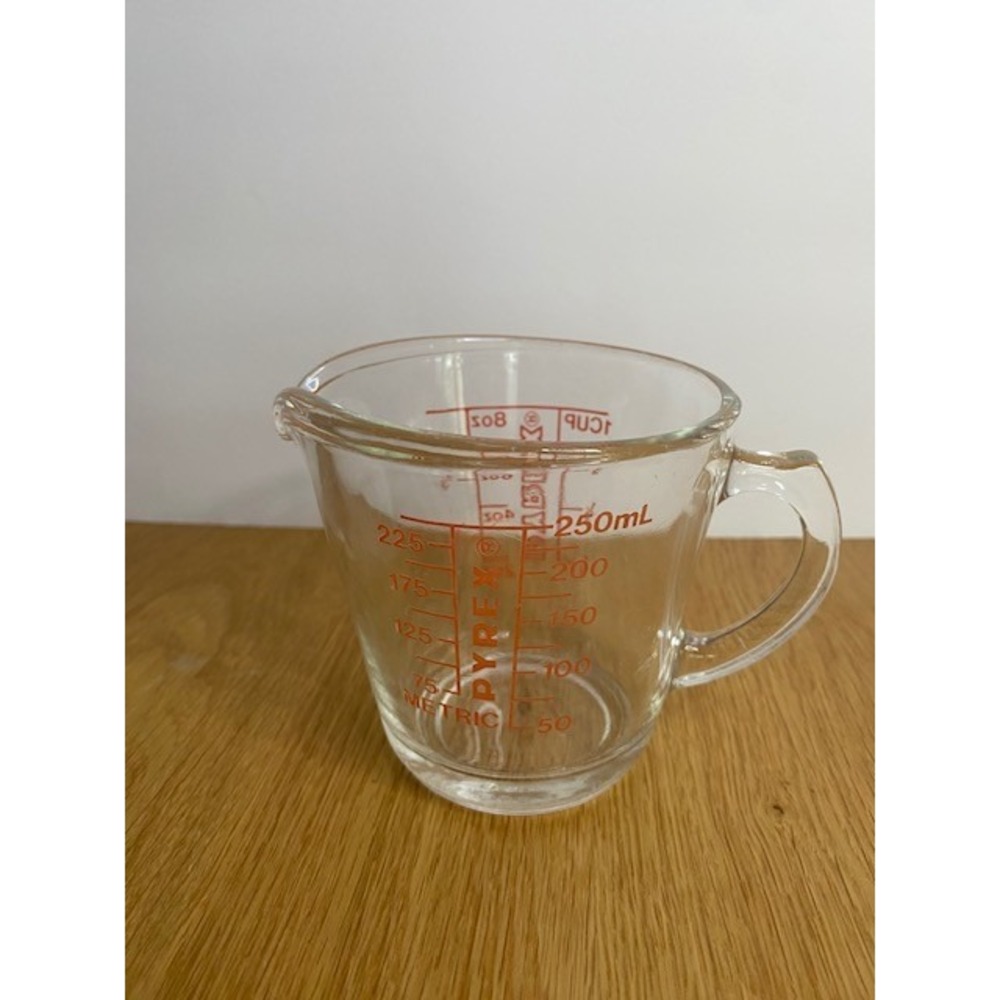 Pyrex Measuring Cup Unisex 1 Cup Clear Excellent Vintage D-Handle Red Lettering
